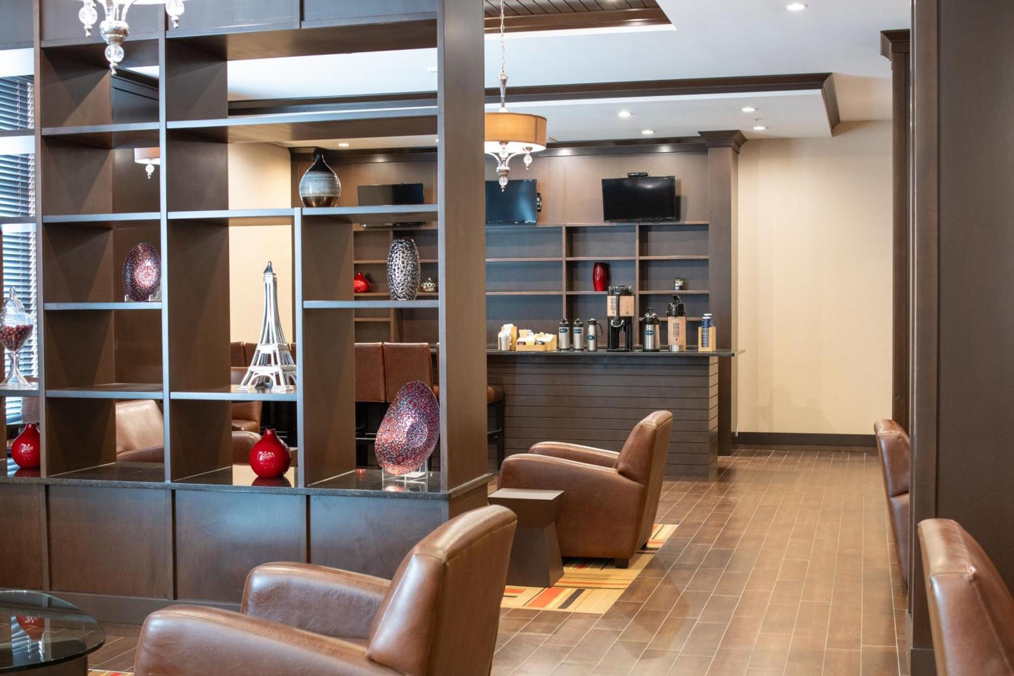 Four Points By Sheraton Edmonton International Airport Ниску Екстериор снимка
