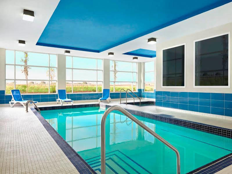 Four Points By Sheraton Edmonton International Airport Ниску Екстериор снимка
