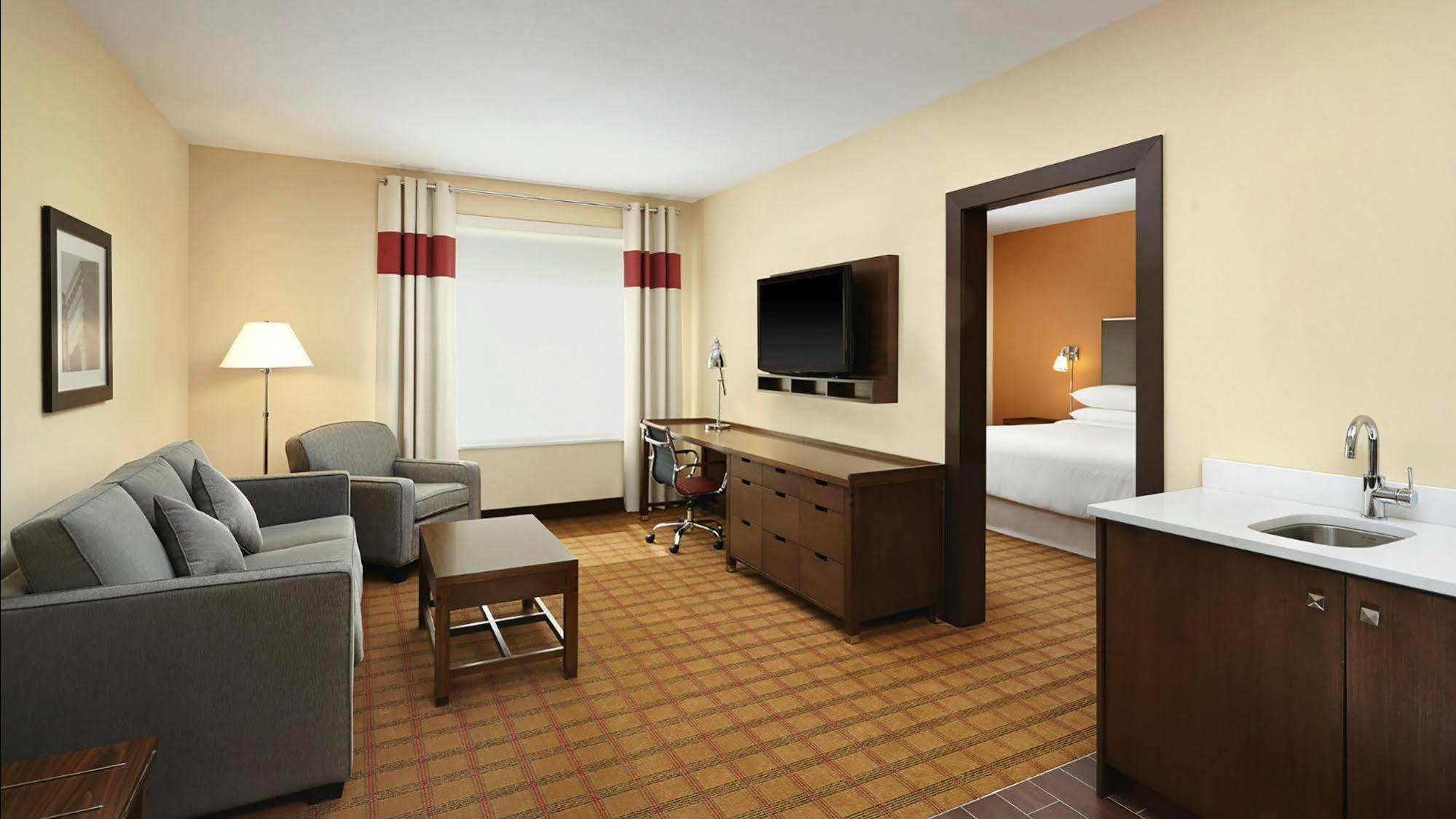 Four Points By Sheraton Edmonton International Airport Ниску Екстериор снимка